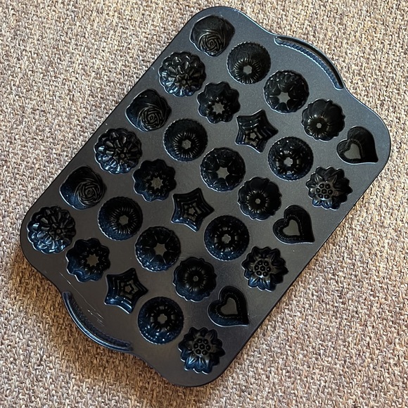 BUNDT TEA CAKE & CANDIES NonStick Pan 2.5cup .59Liter Flower Star Heart Cake NEW - Picture 2 of 16